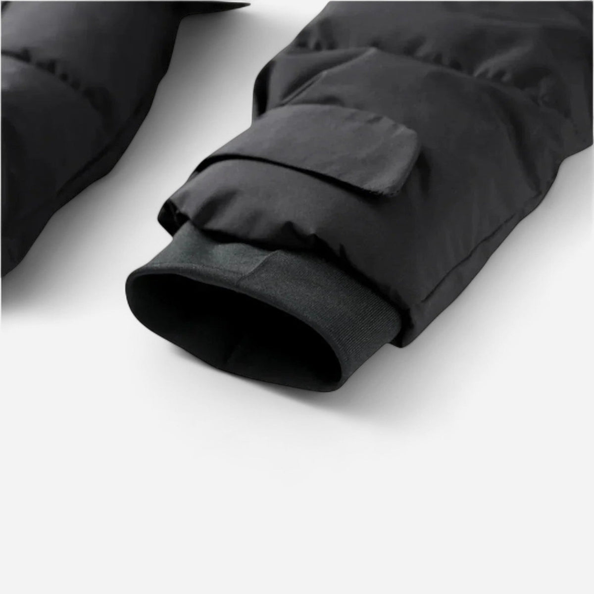 Manteau matelassé cintré avec ceinture