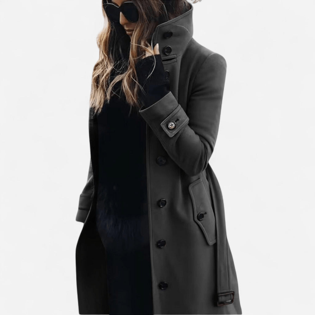 Manteau en laine à col montant ceinturé