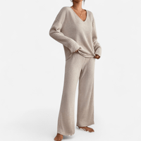 Ensemble tricot : chandail col en V et pantalon