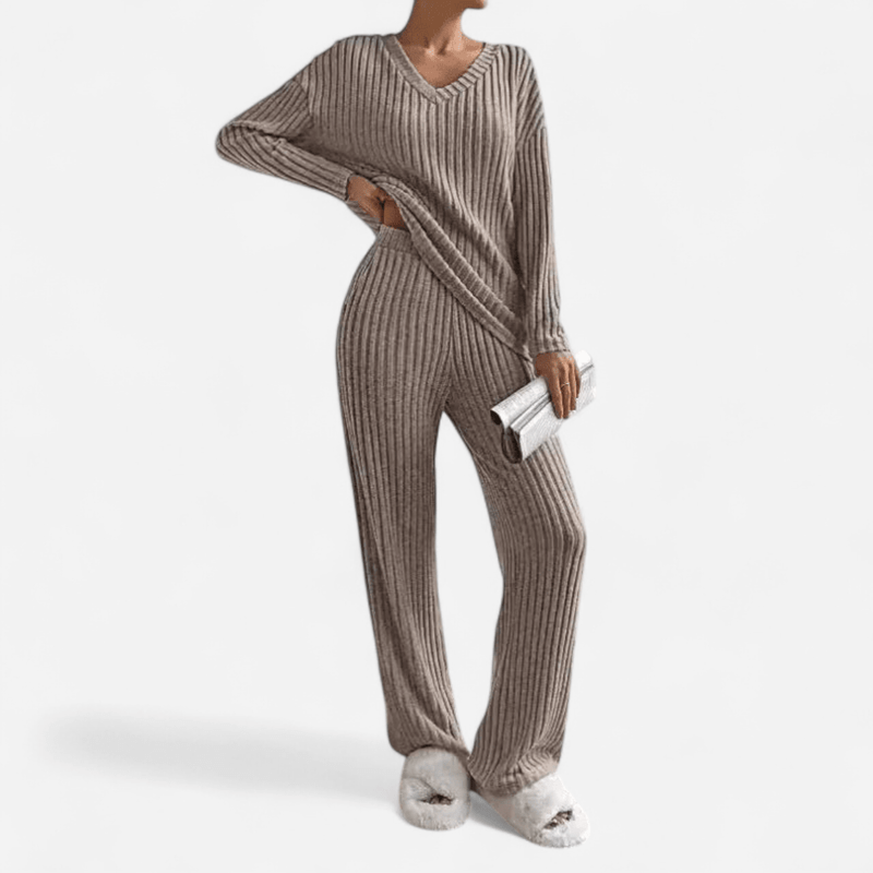 Ensemble tricot : chandail col en V et pantalon