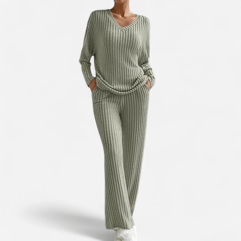 Ensemble tricot : chandail col en V et pantalon