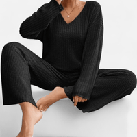 Ensemble tricot : chandail col en V et pantalon