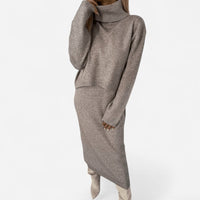 Ensemble tricot : chandail et jupe longue