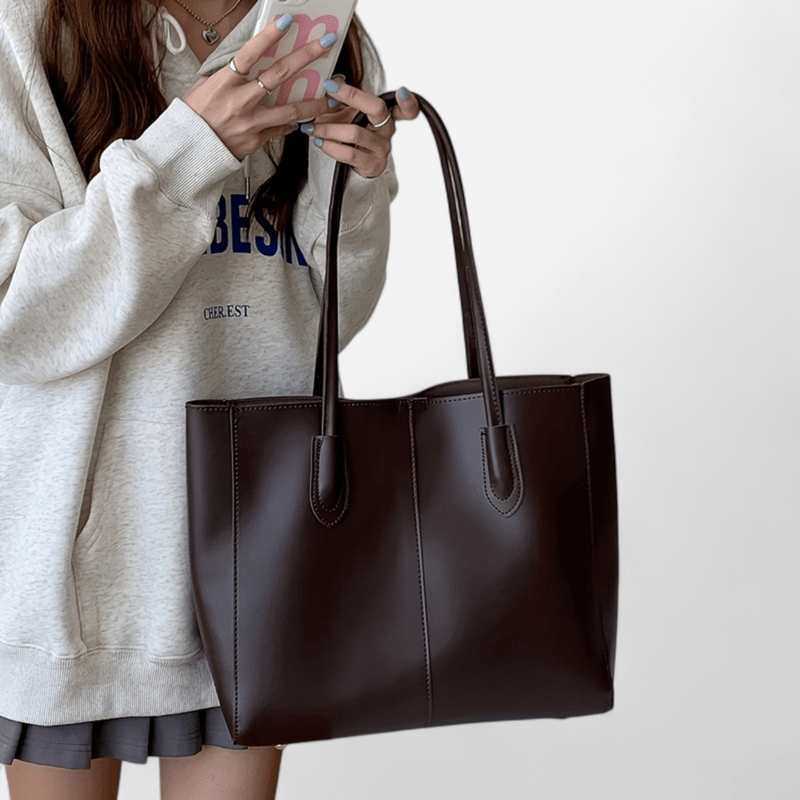 Sac fourre-tout en cuir porté épaule