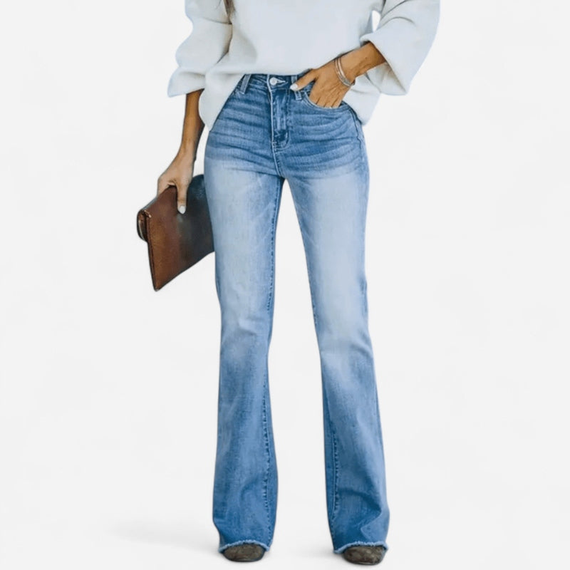 Jeans droit à boutons décoratifs