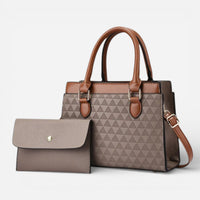 Sac à main matelassé et pochette assortie