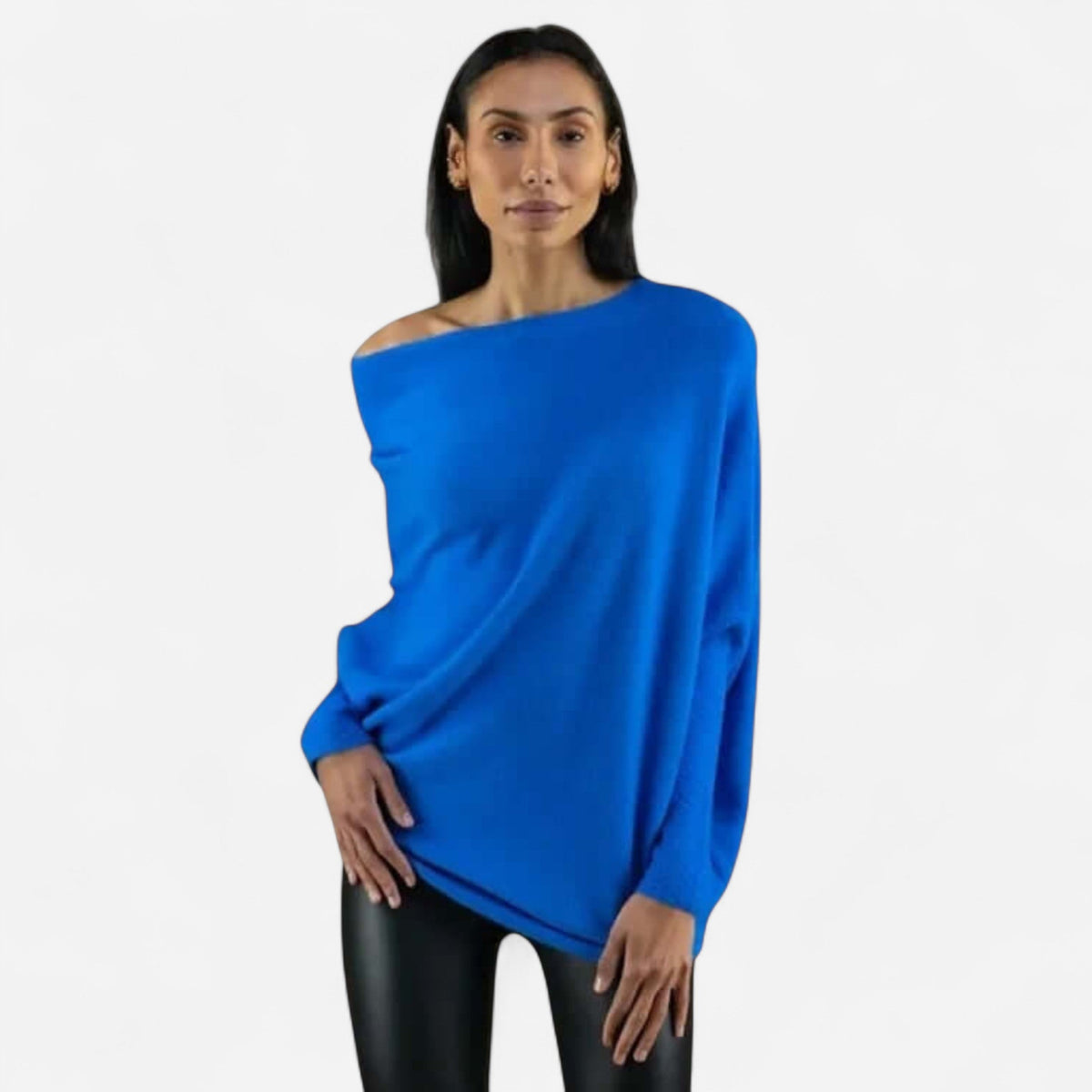 Chandail asymétrique épaule dénudée