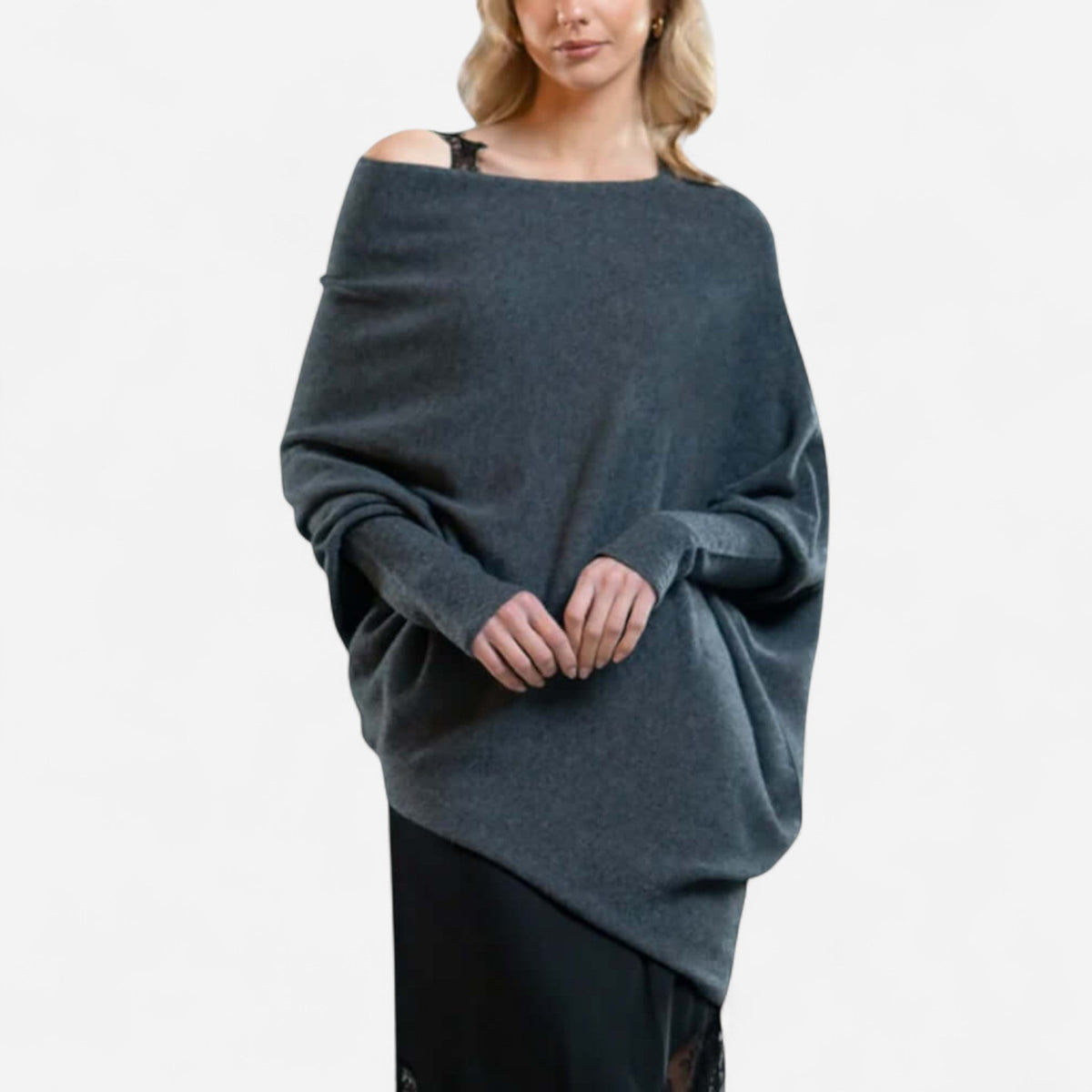 Chandail asymétrique épaule dénudée