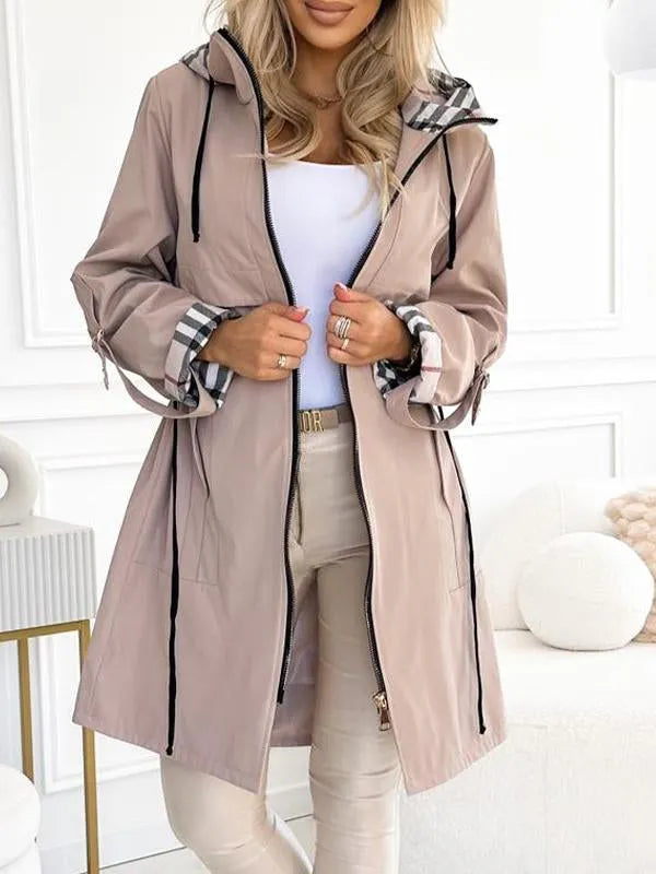 Manteau long à capuchon et doublure carreautée